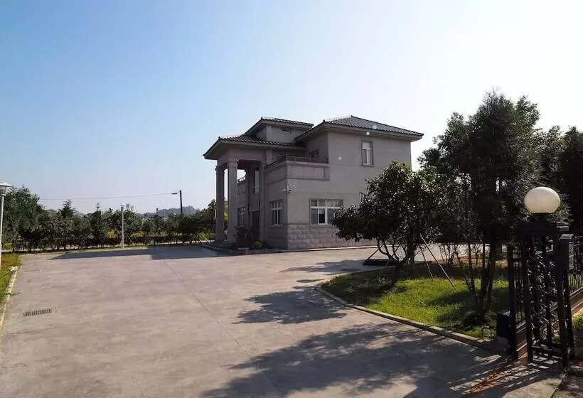 تختخواب و صبحانه Green Island Guest House