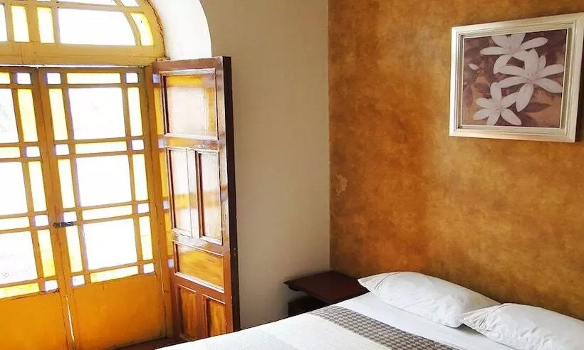 Hostal Amancay