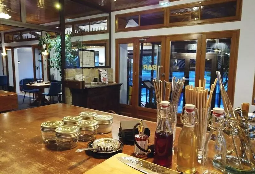 Hotelli Les Glycines