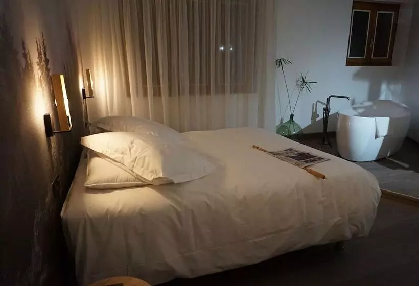 Hotelli Les Glycines