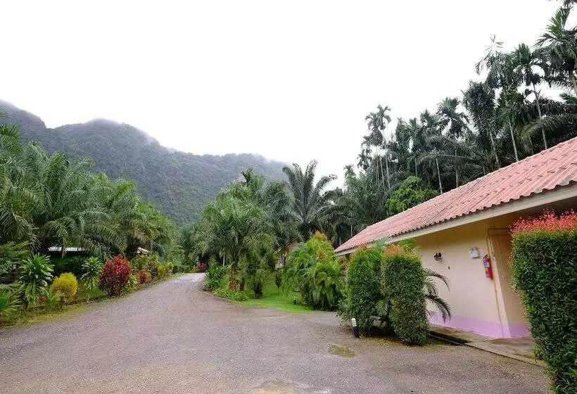 ホテル Parattha Resort