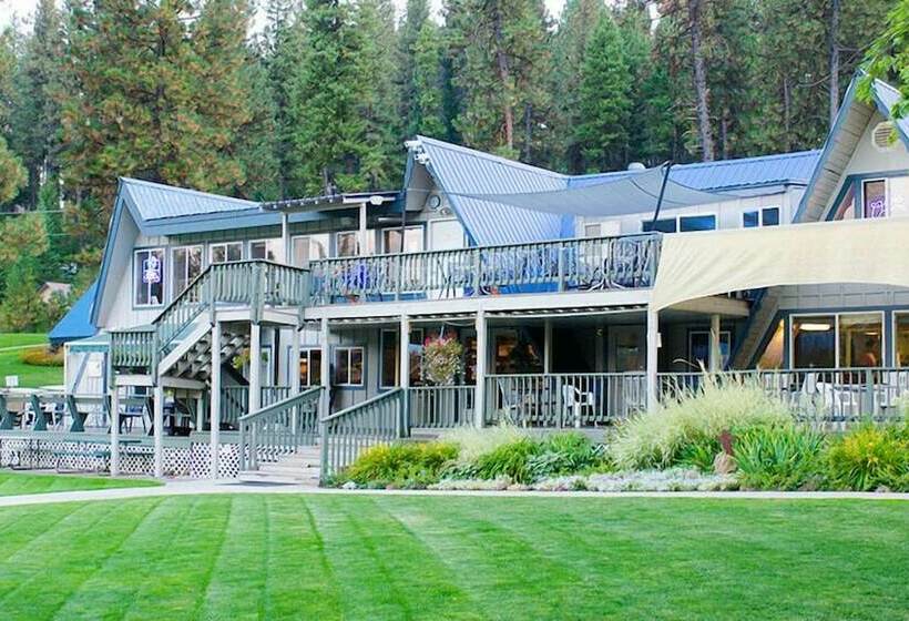 فندق Terrace Lakes Resort