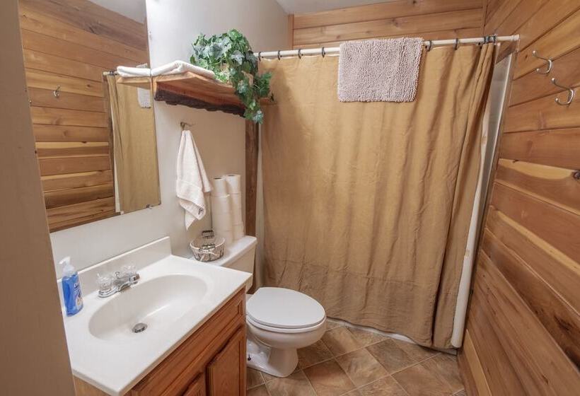 Opossum Creek Retreat