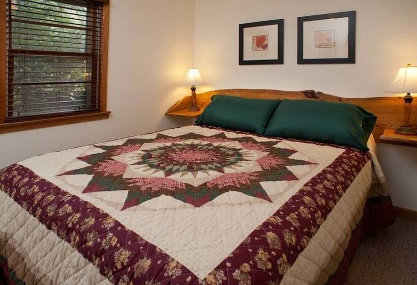 Opossum Creek Retreat