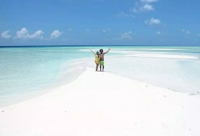 پانسیون Bina Surf Camp