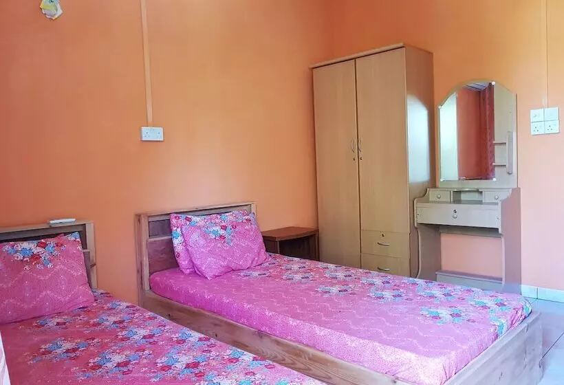 پانسیون Bina Surf Camp