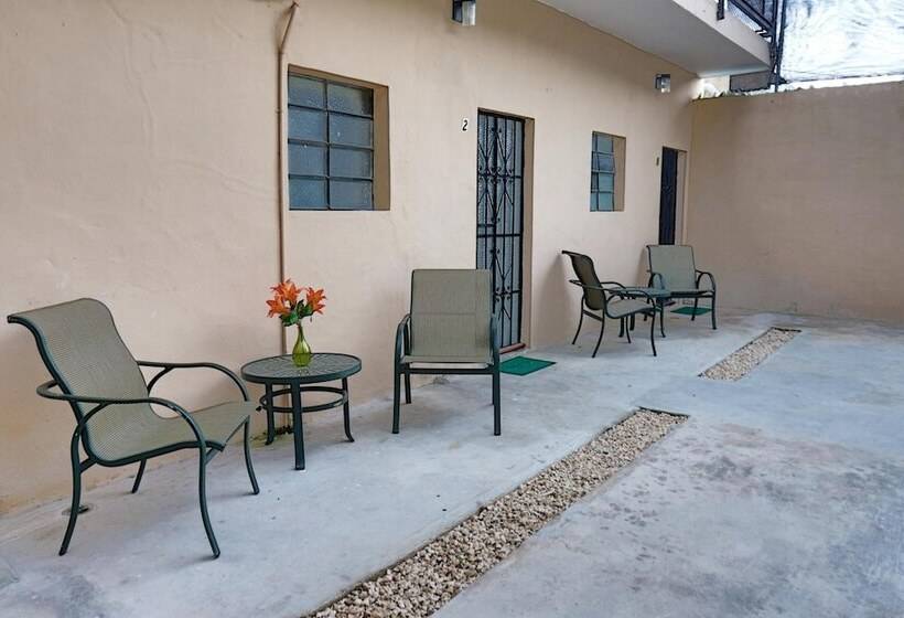 פנסיון Casa De Ana