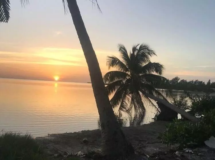 پانسیون Equator Homestay