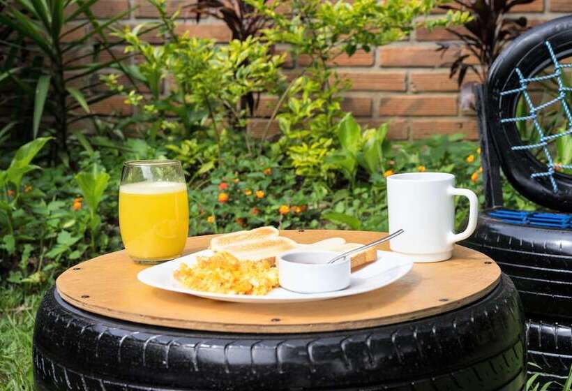 פנסיון Guest House Poblado