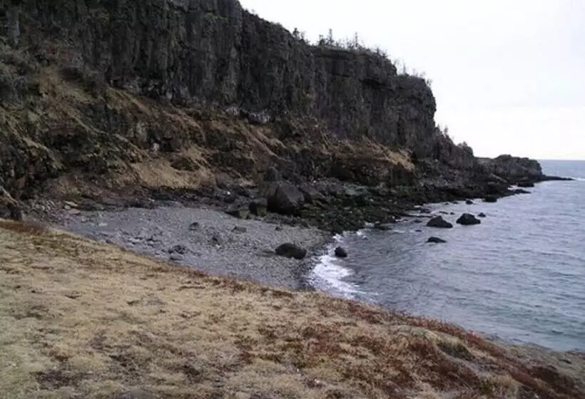 Gullivers Cove Oceanview Cottages