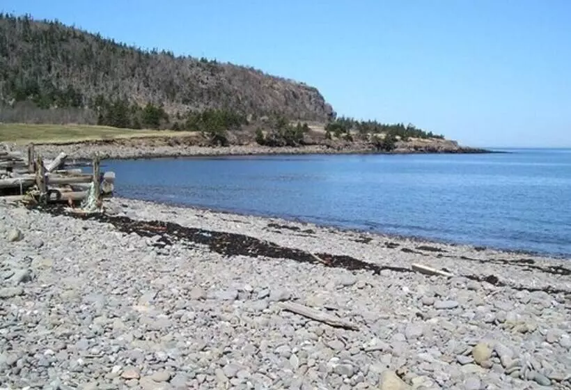 Gullivers Cove Oceanview Cottages