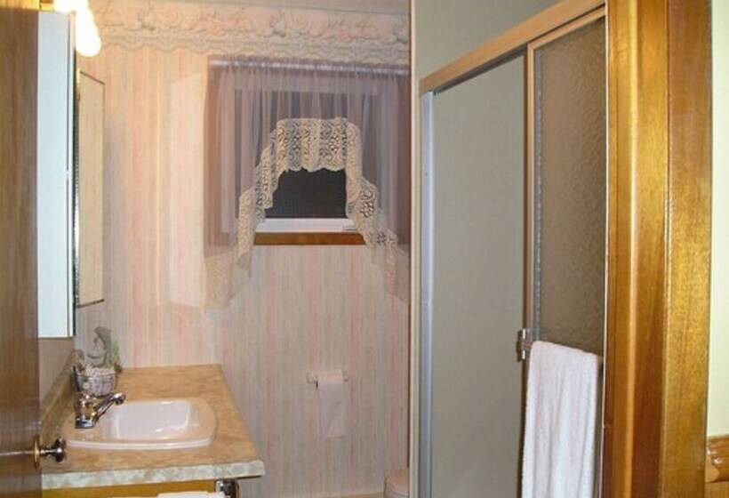 Gullivers Cove Oceanview Cottages