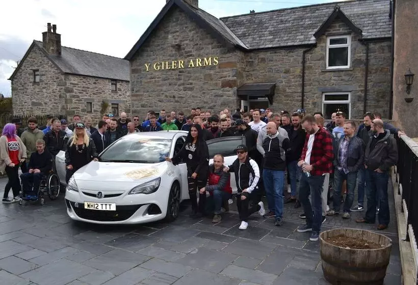 簡易ホテル Y Giler Arms