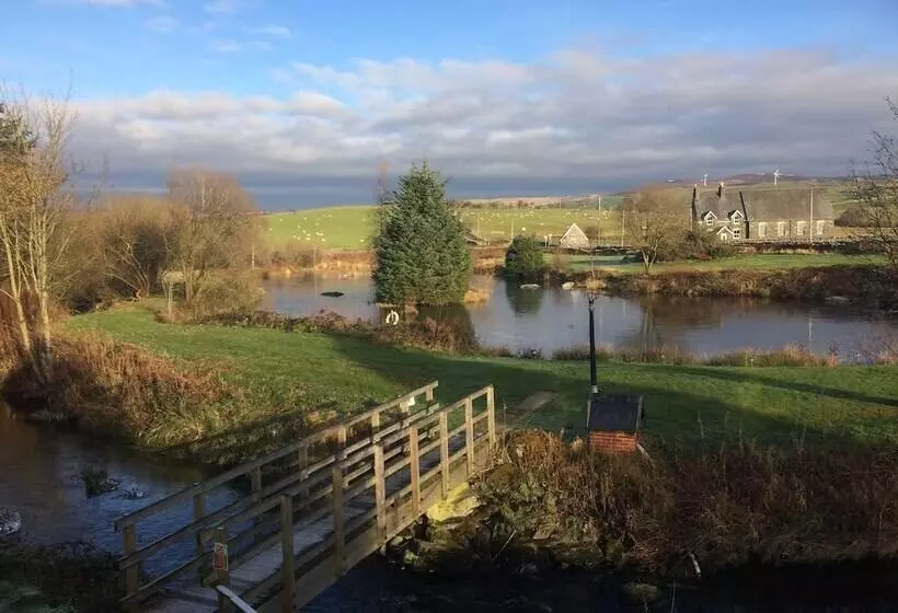 簡易ホテル Y Giler Arms