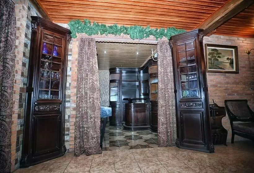 هتل Chateau Chikovani