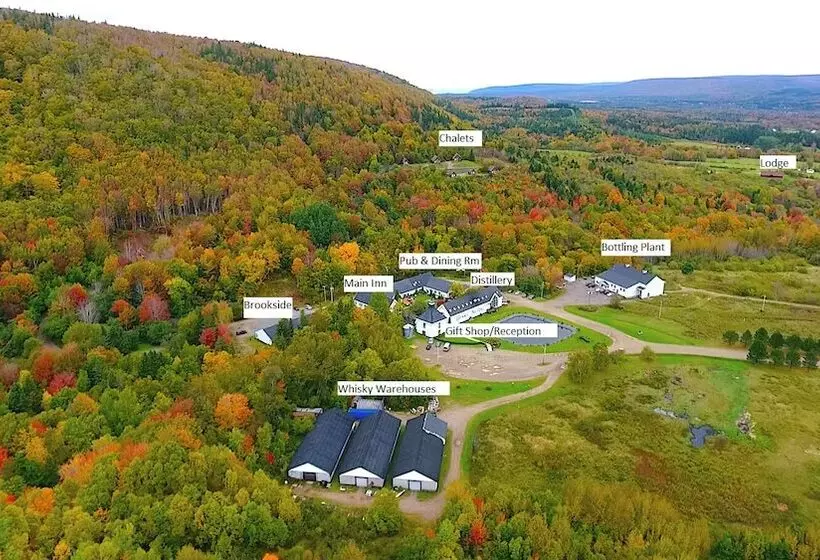 ホテル Glenora Inn & Distillery