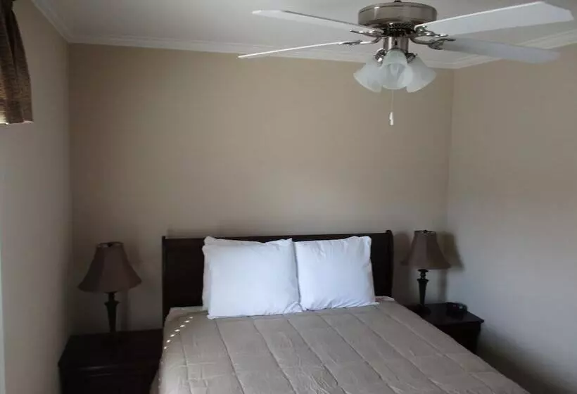 Hotelli Marco Naples Rv Resort