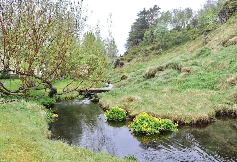 هتل Miðhraun Lava Resort