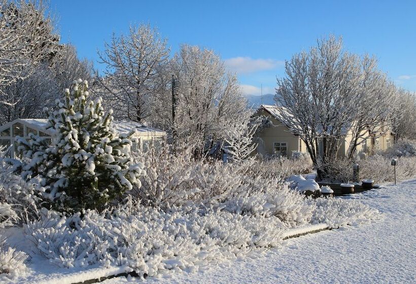 هتل Miðhraun Lava Resort