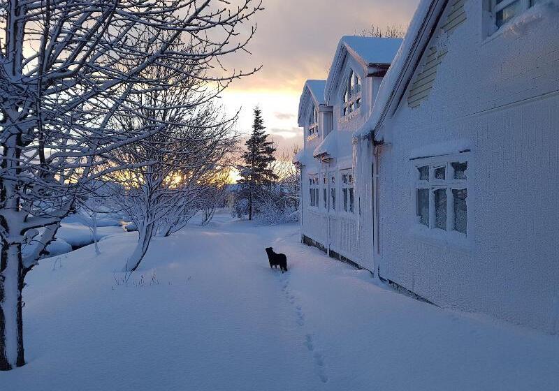 هتل Miðhraun Lava Resort