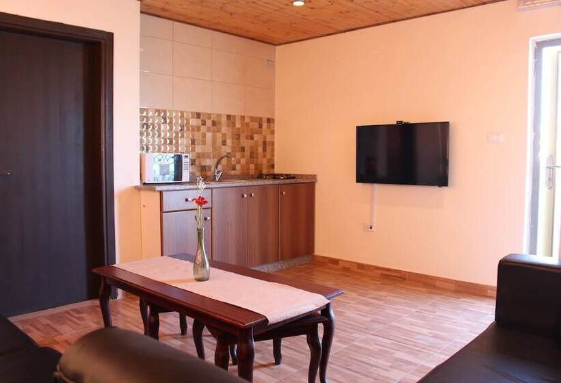 هتل Sohol Al Karmil Suites