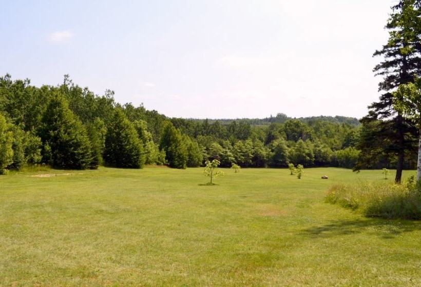 Hotelli Still Point Lodge