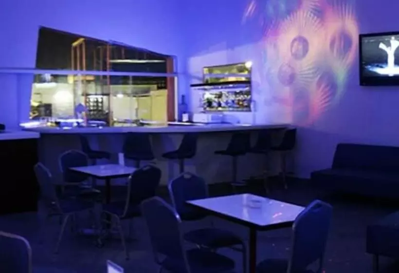 هتل Y Centro De Convenciones Chavin