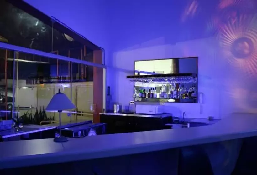 هتل Y Centro De Convenciones Chavin