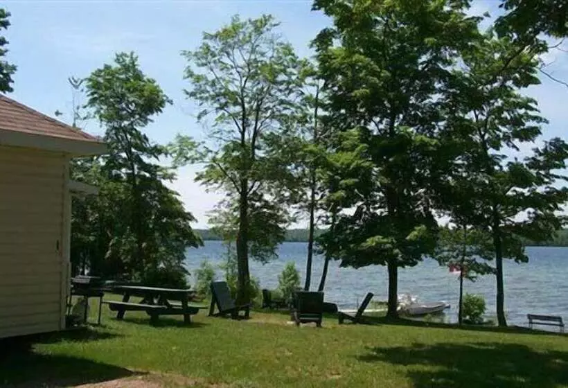 Maple Grove Cottages