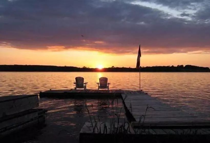 Maple Grove Cottages