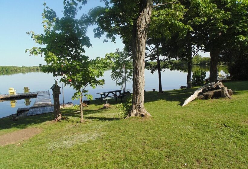 Maple Grove Cottages