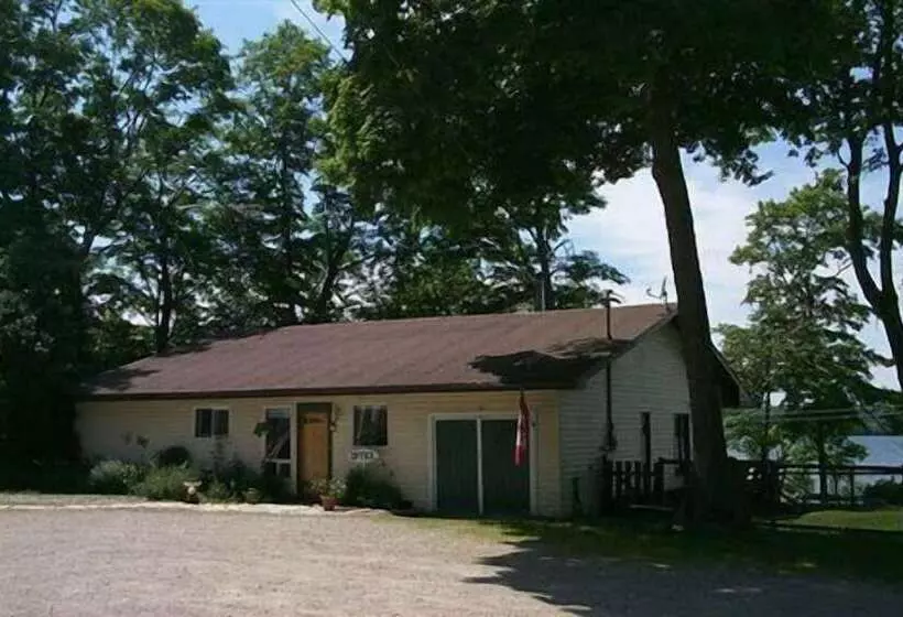 Maple Grove Cottages