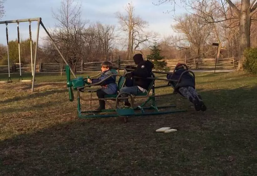 Maple Grove Cottages