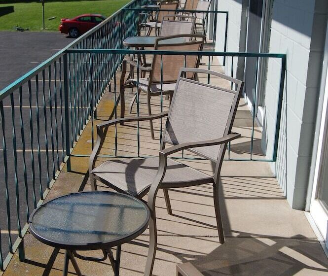 מוטל Northwoods Inn Llc