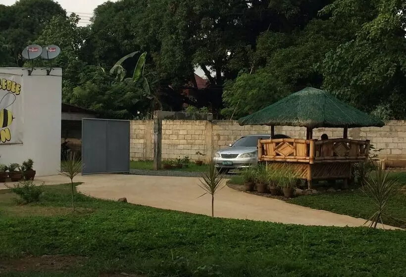 ペンション Bumblebee Inn