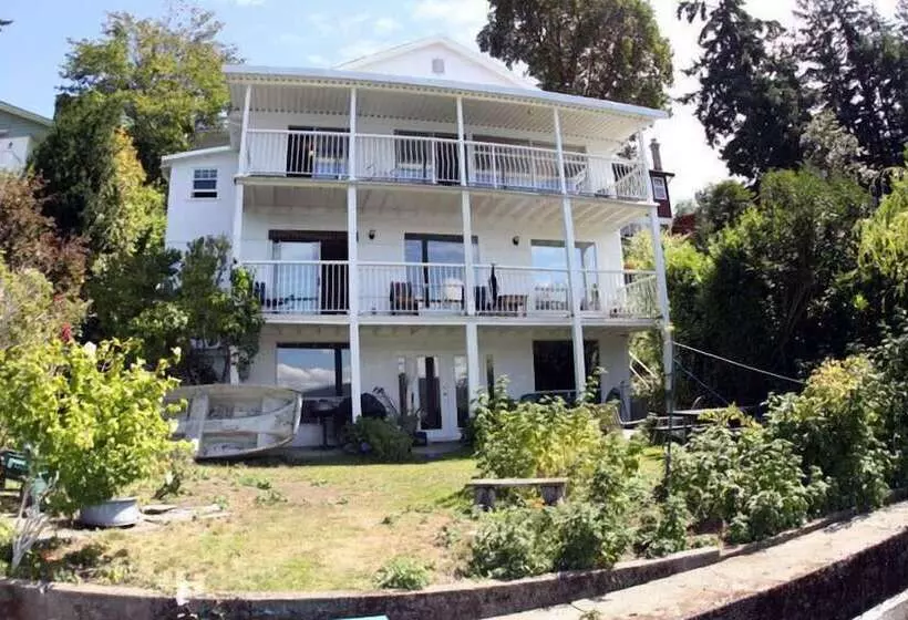 Majatalo Leigh Lani Guest House