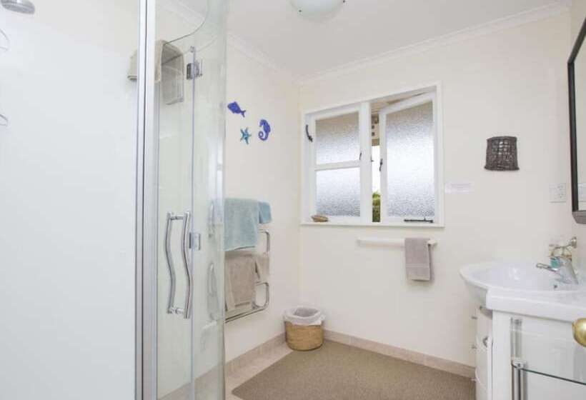 펜션 Mangawhai Lodge