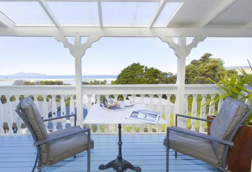 Majatalo Mangawhai Lodge