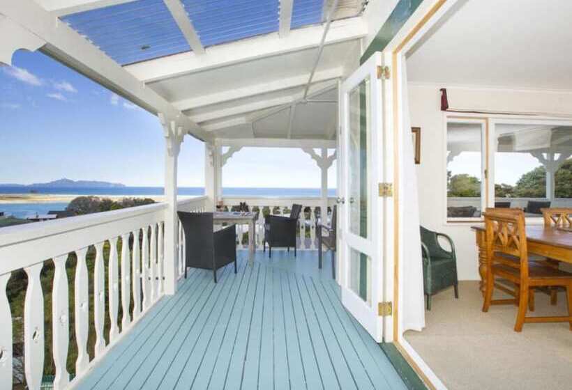 펜션 Mangawhai Lodge