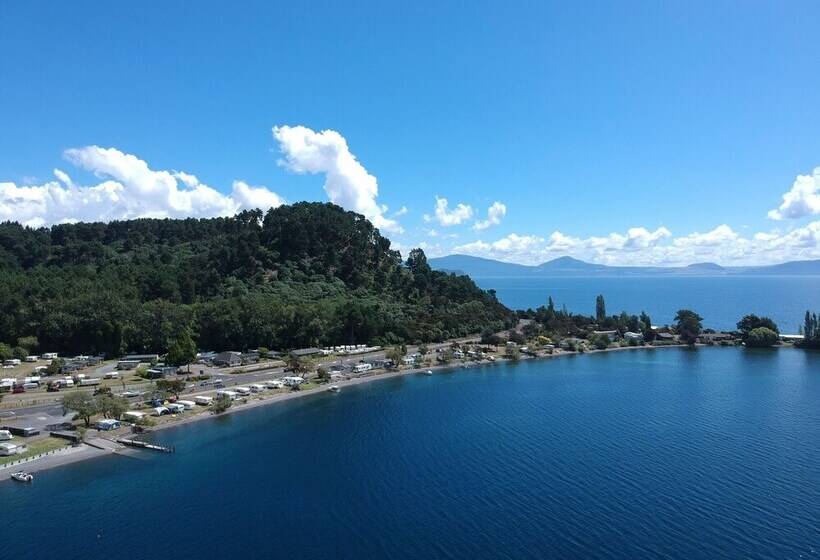 منتجع Motutere Bay Top 10 Holiday Park