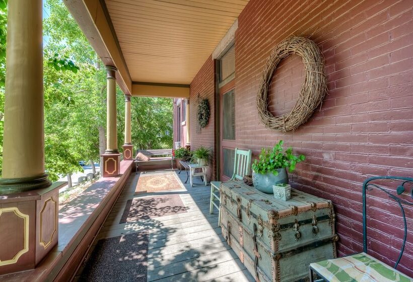 Sanders   Helena S Bed And Breakfast