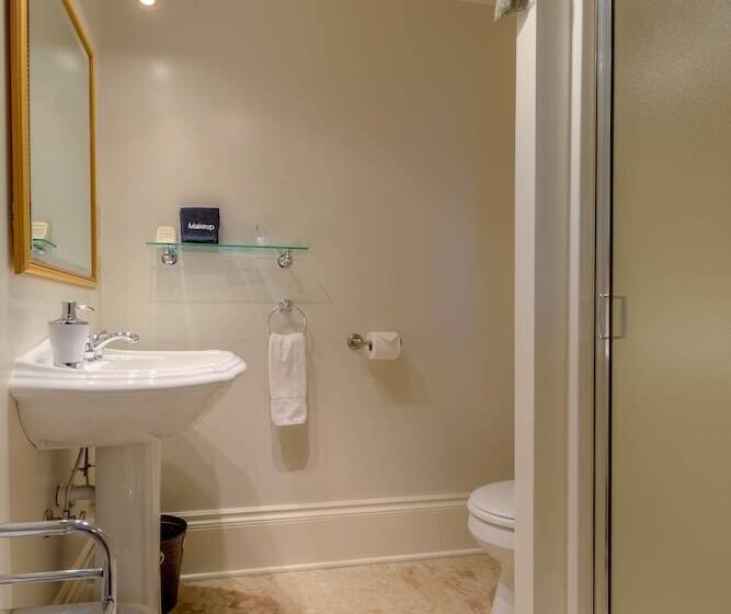 Sanders   Helena S Bed And Breakfast