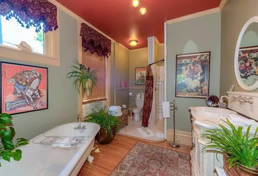 Sanders Helena S Bed And Breakfast