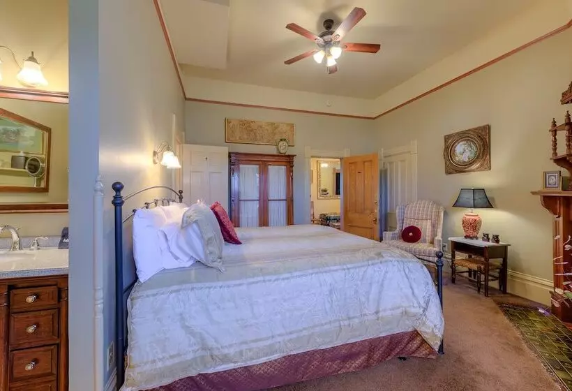 Sanders Helena S Bed And Breakfast
