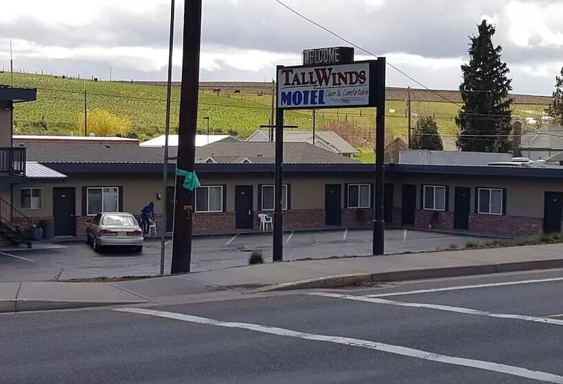 Tall Winds Motel