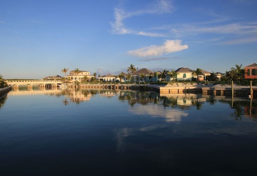 The Sandpiper Inn & Cottages