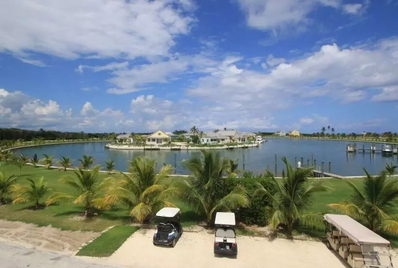 The Sandpiper Inn & Cottages