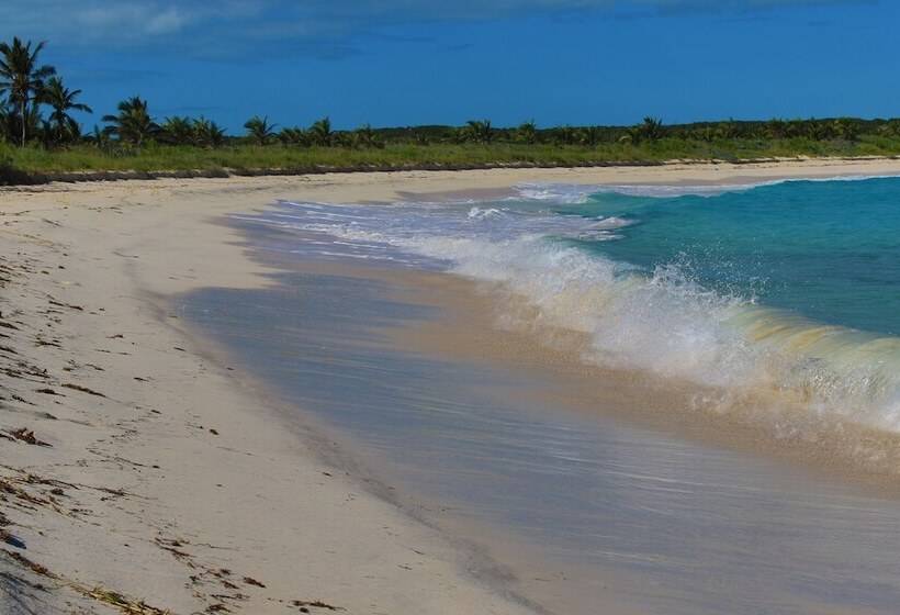 The Sandpiper Inn & Cottages