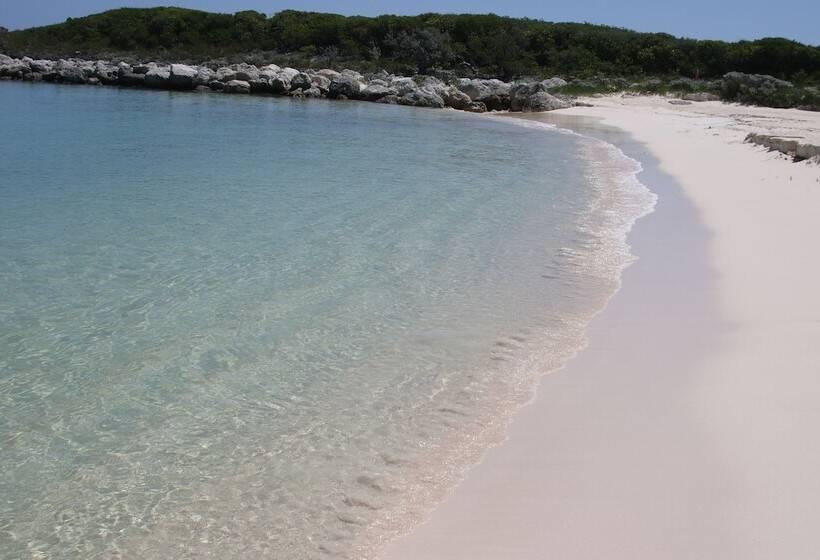 The Sandpiper Inn & Cottages