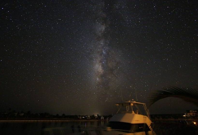 The Sandpiper Inn & Cottages